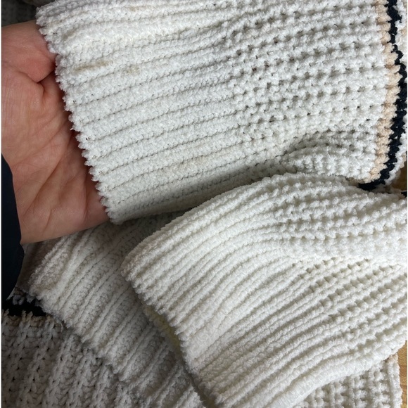 Rue21 V-neck long sleeve cropped high low striped sweater women’s M Rue21 Rue21 - Picture 8 of 13